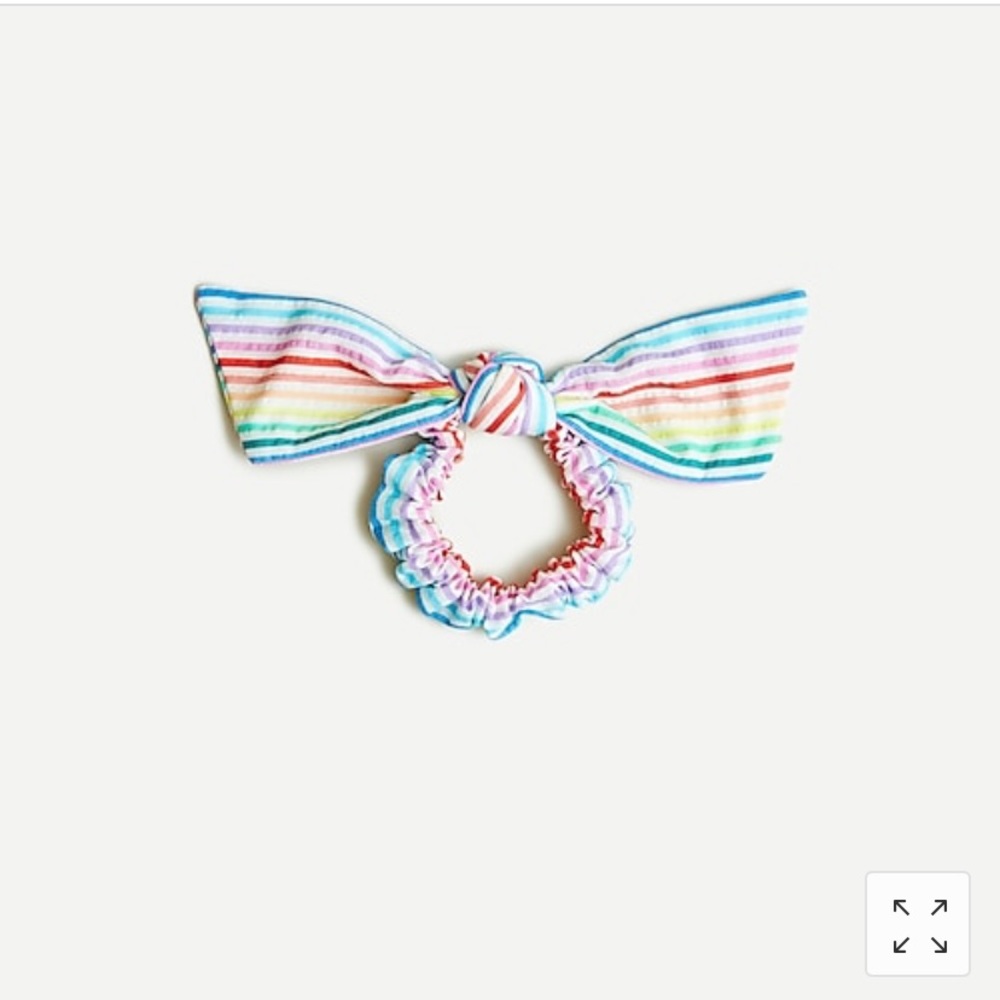 Bow scrunchie